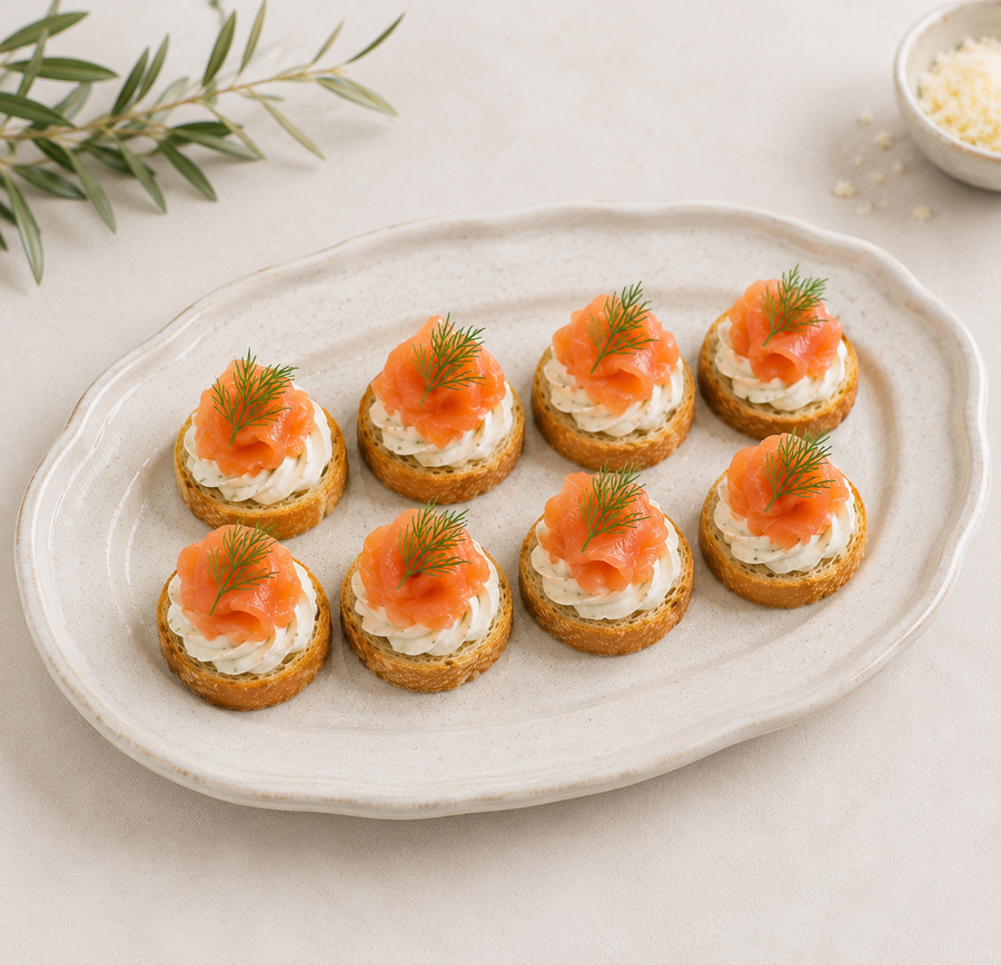 mini crostini with smoked salmon & whipped cream mousse